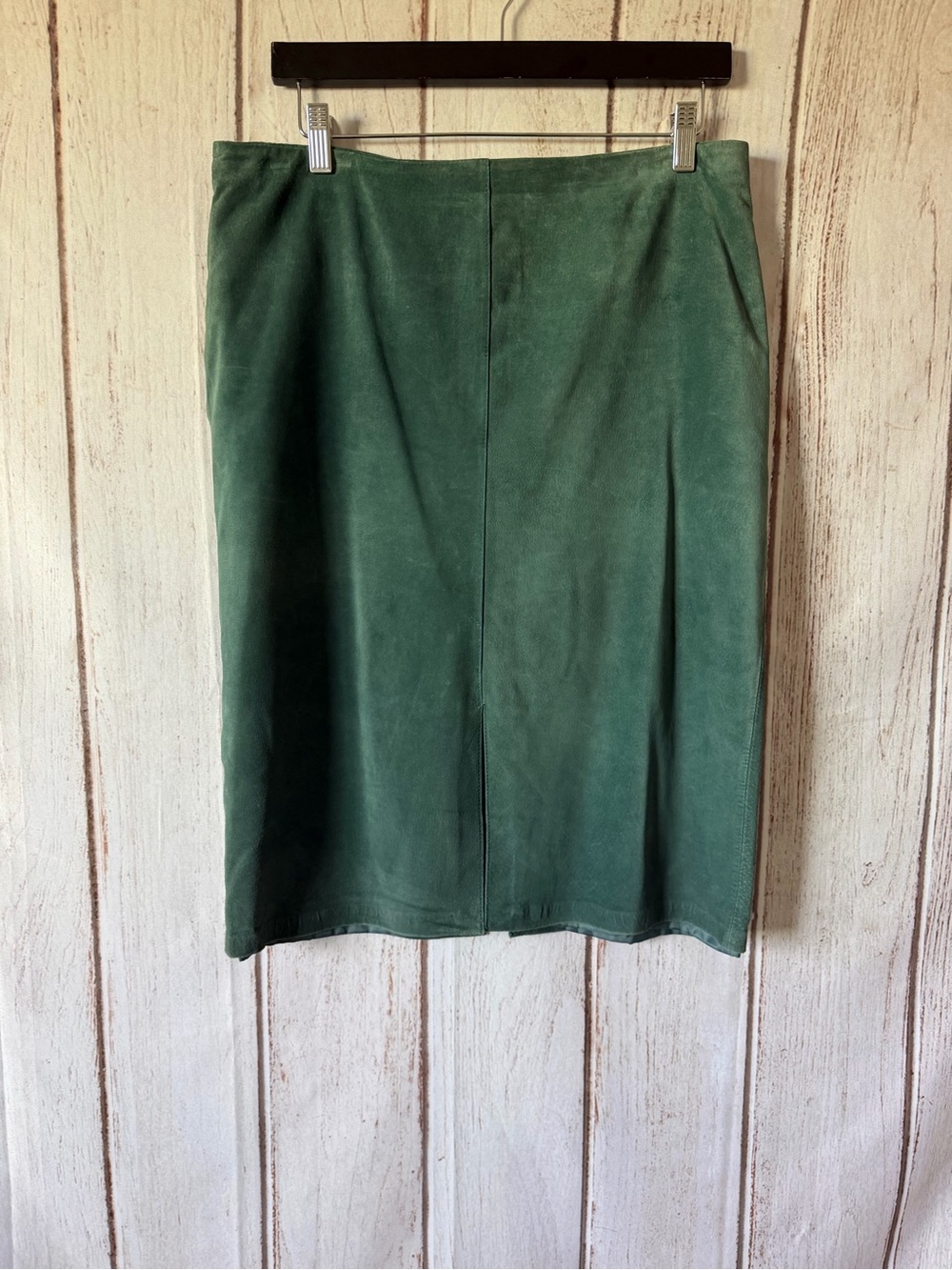 Danier Green Genuine Suede Leather Pencil Skirt Size 12 Midi Length Lined